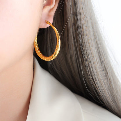 18K Gold Fashion Simple Circle Design Versatile Earrings