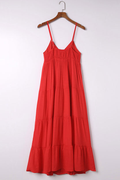 Robe longue rouge à volants et bretelles spaghetti au dos smocké