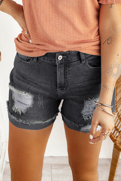 Jeansshorts in Distressed-Optik mit gerolltem Saum in Himmelblau