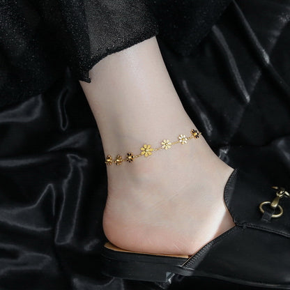 18K Gold Exquisite Simple Sweet Daisy Design Versatile Anklet