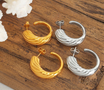 18K Gold Fashion Simple C Shape Earrings with Thread Design Versatile