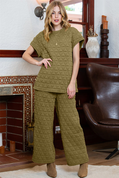 Ensemble vert matelassé avec haut à manches courtes et pantalon large