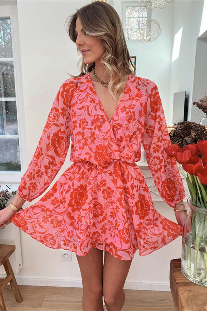 Robe surplis à manches bouffantes superposées à volants floraux rouge ardent