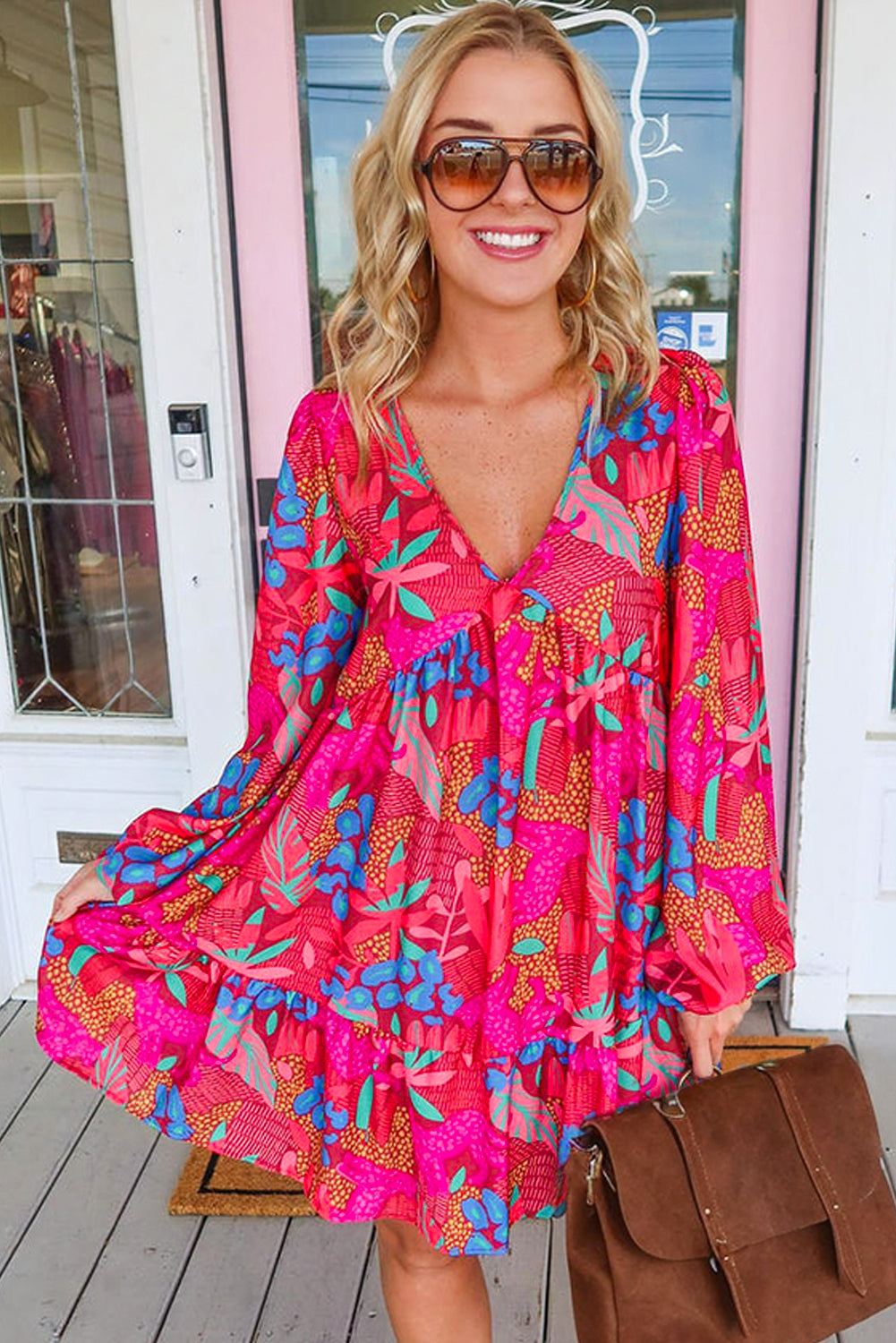 Robe fluide rose à col en V et manches bouffantes à fleurs style Boho