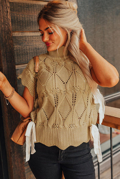 Pull à col haut en tricot ajouré beige clair à bordure festonnée