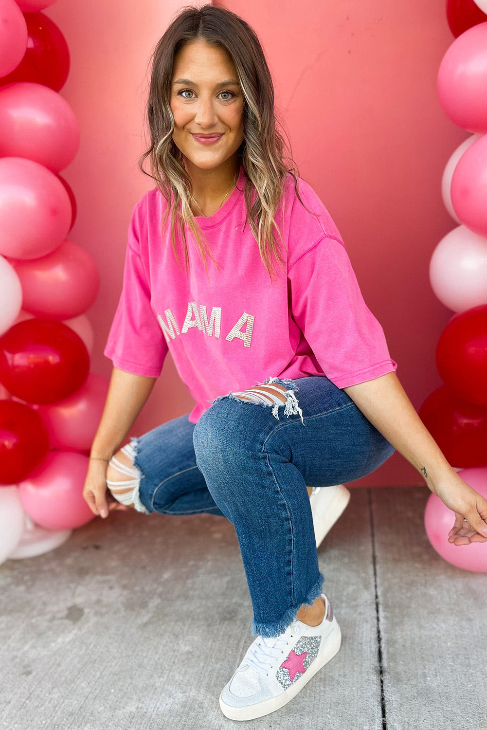 MAMA-T-Shirt mit rosa Strasssteinen und Buchstabendetail