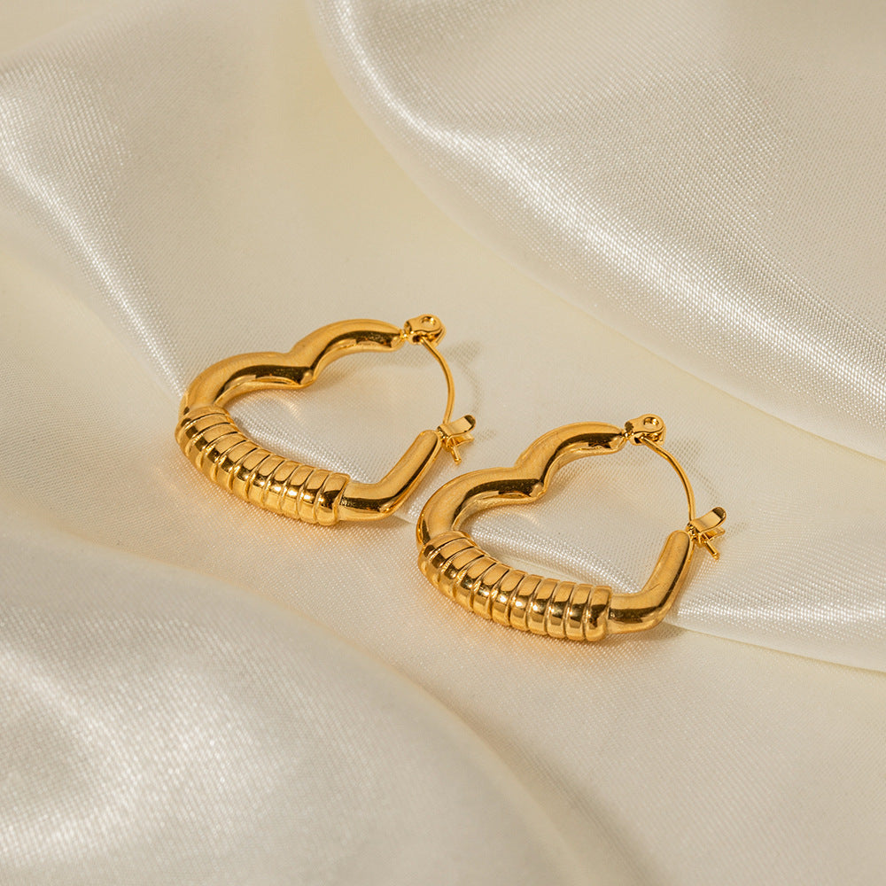 18K Gold Exquisite Fashion Heart Bread Design Earrings