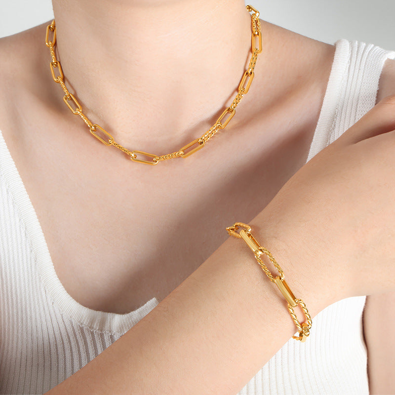 18K gold simple and elegant twist chain design necklace and bracelet set