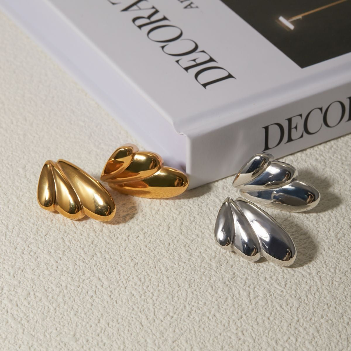 18k gold novel and simple wing-shaped design earrings