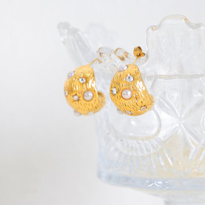 Boucles d'oreilles de luxe légères en or 18 carats, diamants et perles nobles et éblouissants