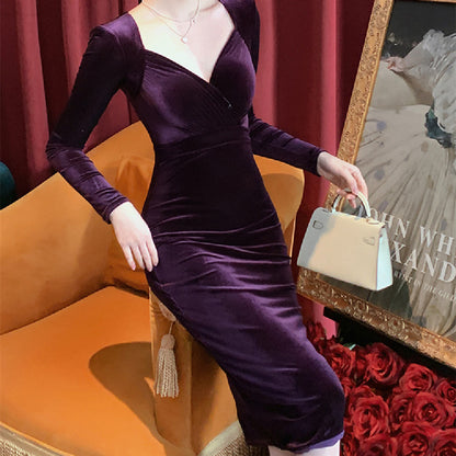 Robe violette en velours pour femmes