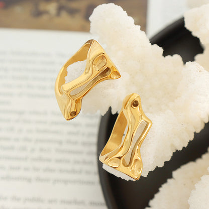 18K gold fashionable and personalized geometric special-shaped hollow design ring