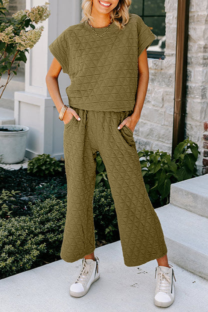 Ensemble vert matelassé avec haut à manches courtes et pantalon large