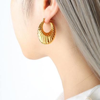 18K Gold Fashion Retro U-shaped Thread Design Simple Wind Earrings