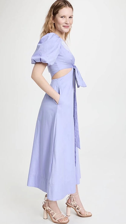 Robe violette à la taille avec nœud sur la poitrine pour les vacances du début du printemps