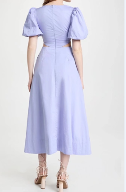 Robe violette à la taille avec nœud sur la poitrine pour les vacances du début du printemps