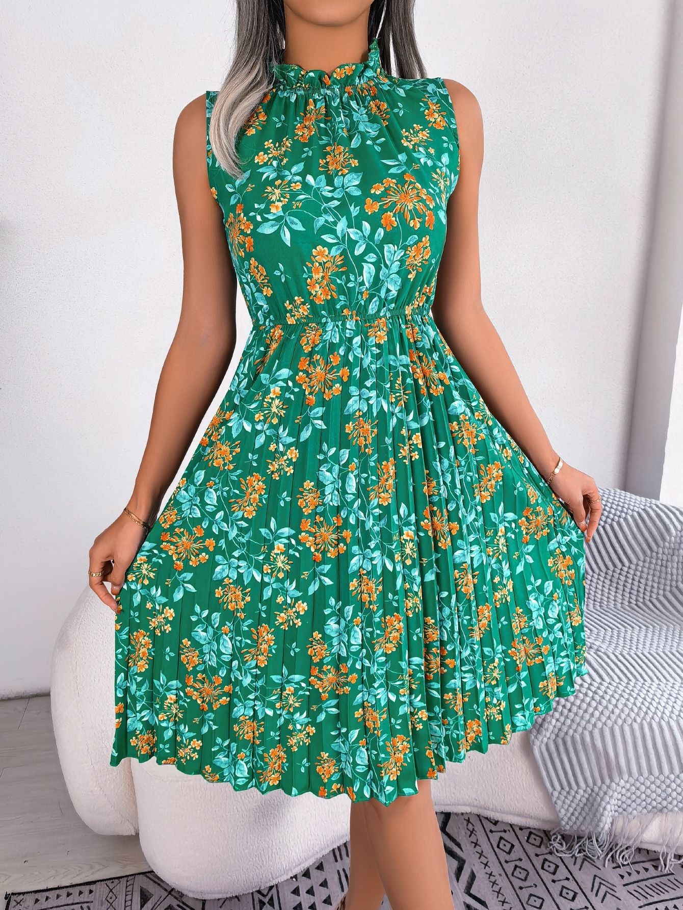 Frühling und Sommer Holzohrblumen Cinched Plissee Kleid