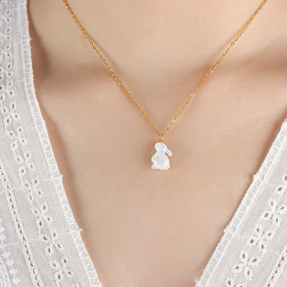 18K gold light luxury and noble rabbit-shaped gemstone design versatile necklace