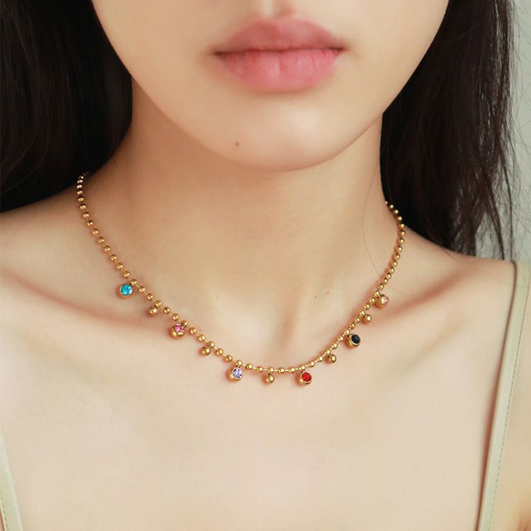 Perlenkette aus 18-karätigem Gold mit runden Perlen, eingelegt mit Edelsteindesign, schlichte Halskette