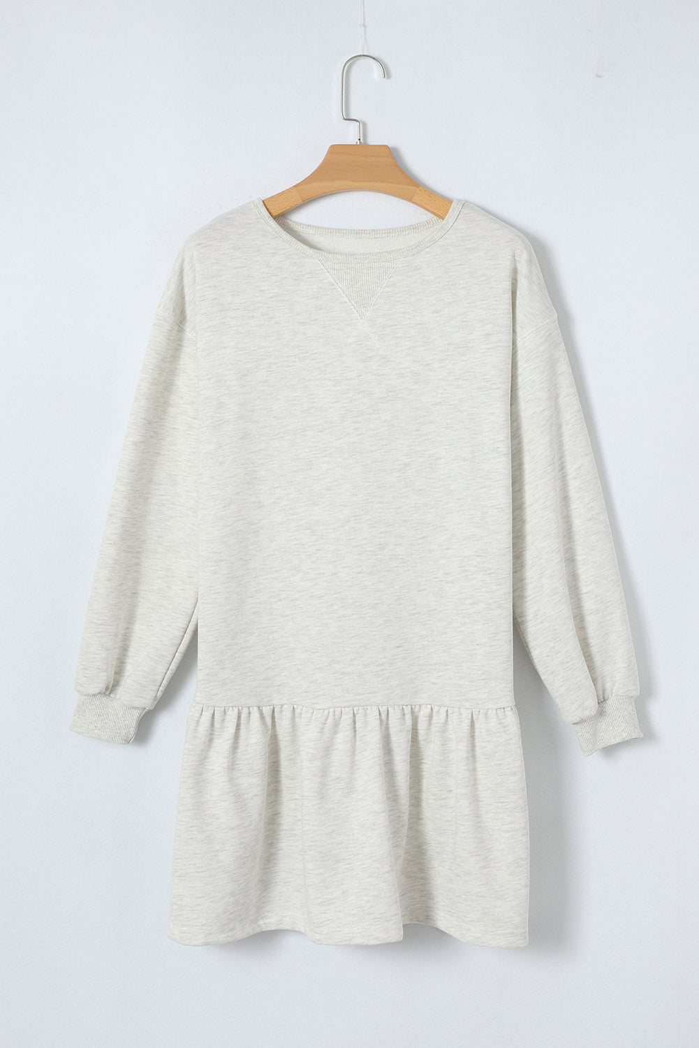 Weißes, einfarbiges Mini-Sweatshirtkleid mit Rüschensaum