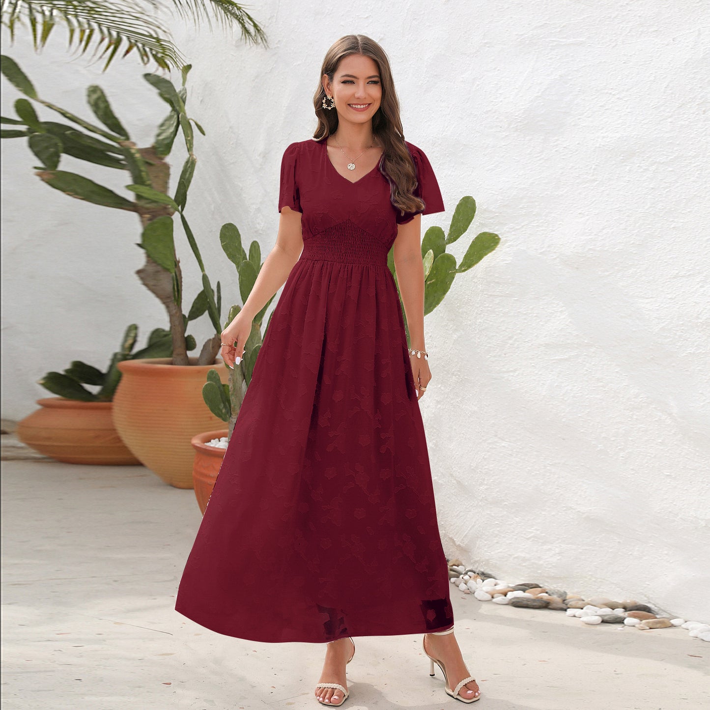 V-Ausschnitt, enge Taille, Jacquard-Kleid, mittellanges Kurzarmkleid, Urlaubs- und Reisekleid