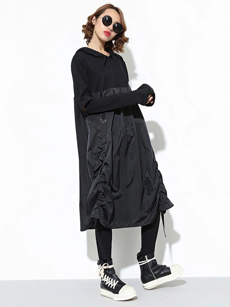 [EAM] Women Black Drawstring Hollow Out Big Size Irregular Dress New Hooded Long Sleeve Fashion Tide Spring Autumn 2024 JD076