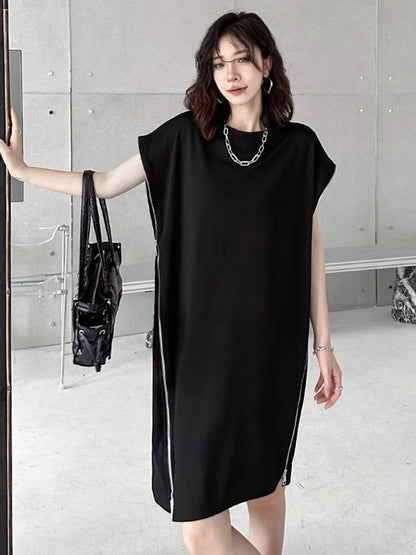 [EAM] Women Black Zipper Big Size Casual Dress New Round Neck Short Sleeve Loose Fit Fashion Tide Spring Summer 2024 1DF7865