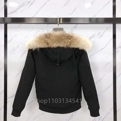 Classique femmes canadiennes CG Chilliwacks Parka duvet d'oie veste d'extérieur manteau coupe-vent court Bomer vraie fourrure de Coyote