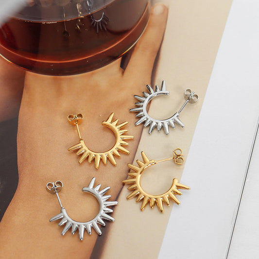 18K Gold Exquisite and Noble Hollow Sun Shape Design Versatile Earrings
