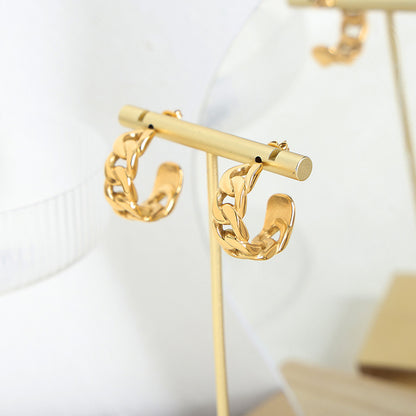 18K Gold Fashion Light Luxury C Shape Hollow Design Versatile Earrings