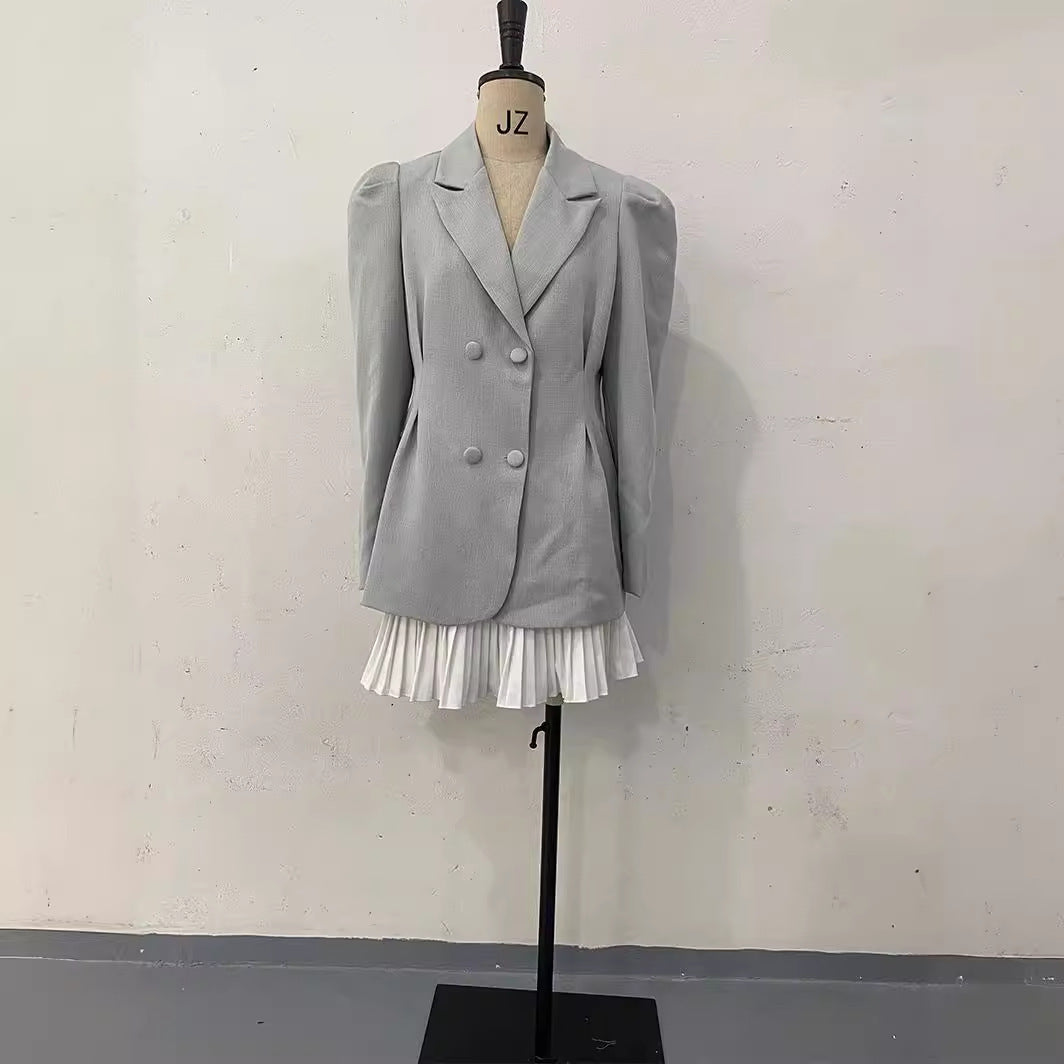 Ensemble veste et jupe à manches bouffantes et boutonnage simple