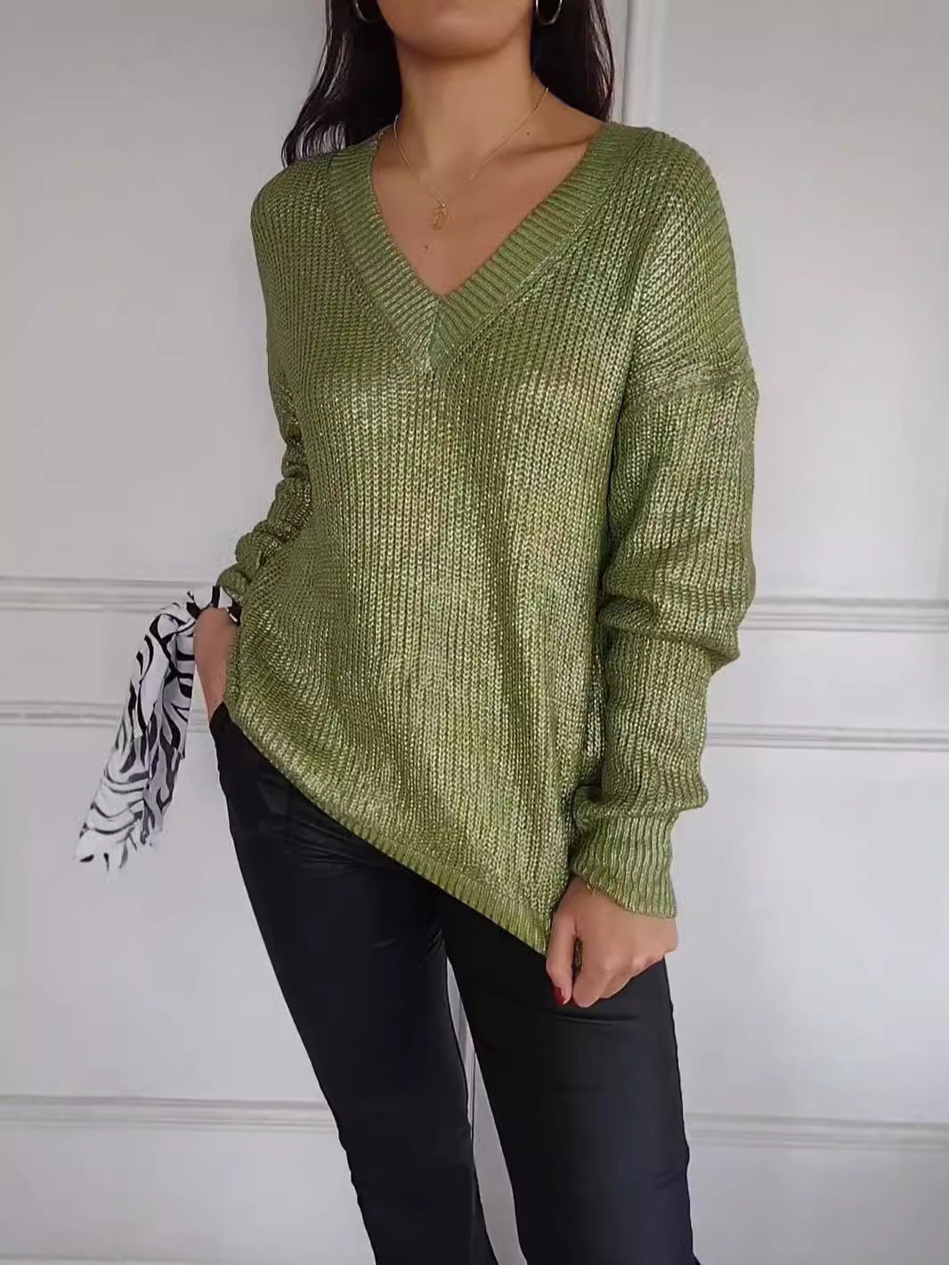 Women's Fashionable Knitted V-neck Bright Silk Pullover