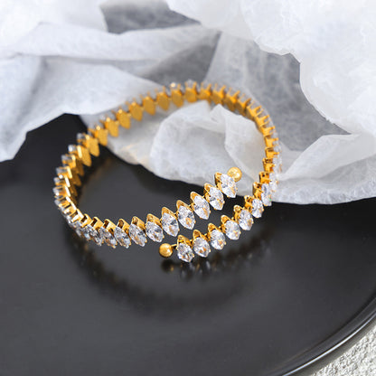 18K gold exquisite and dazzling zircon design bracelet