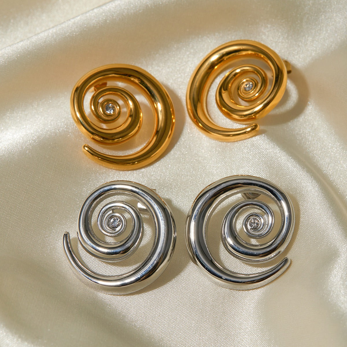 18k gold fashionable swirl diamond design simple style earrings