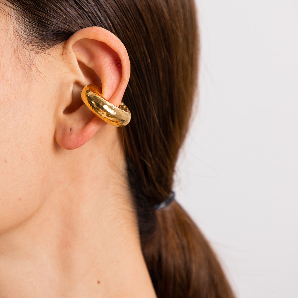 18K Gold Coarse Texture Hollow Cylinder Design Versatile Earrings