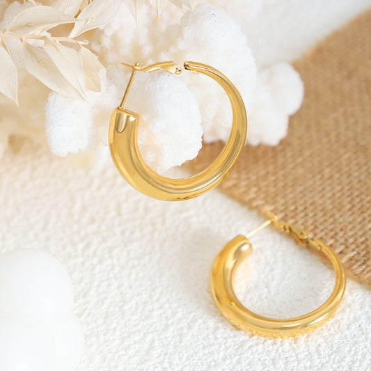 18K Gold Simple Atmospheric Hollow Round Design Versatile Earrings