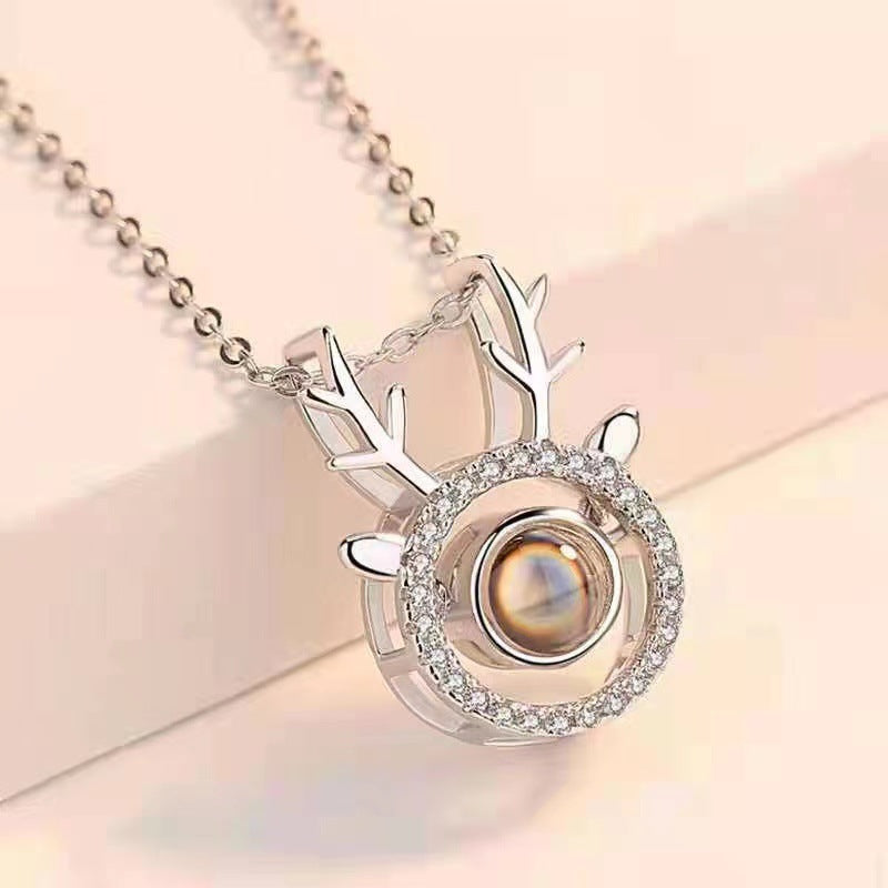 Collier rond de mode exquis avec projection de diamants de cerf