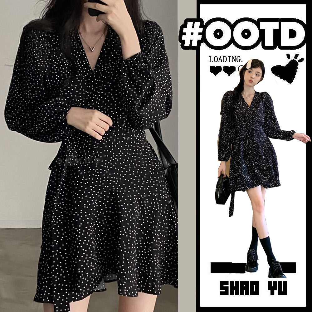 Women's Hong Kong Style V-collar Polka Dot Monochrome Dress