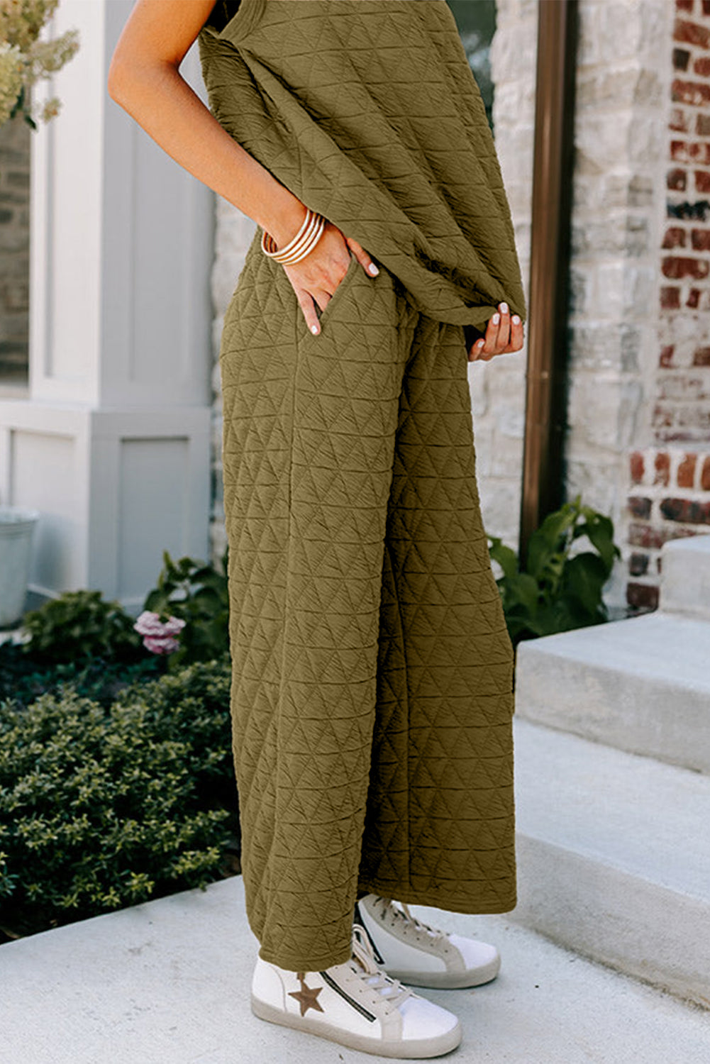 Ensemble vert matelassé avec haut à manches courtes et pantalon large