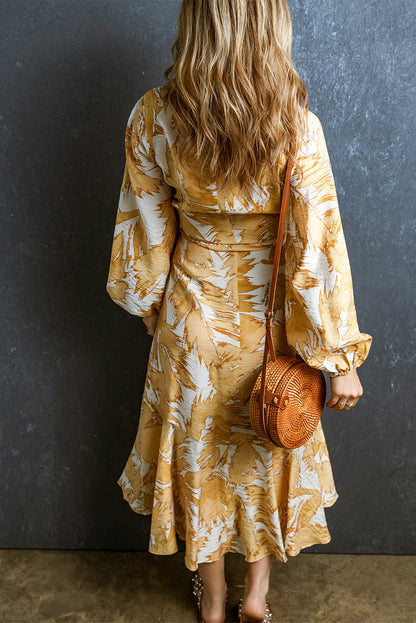 Gelbes, langärmliges Boho-Wickelkleid mit Volantsaum