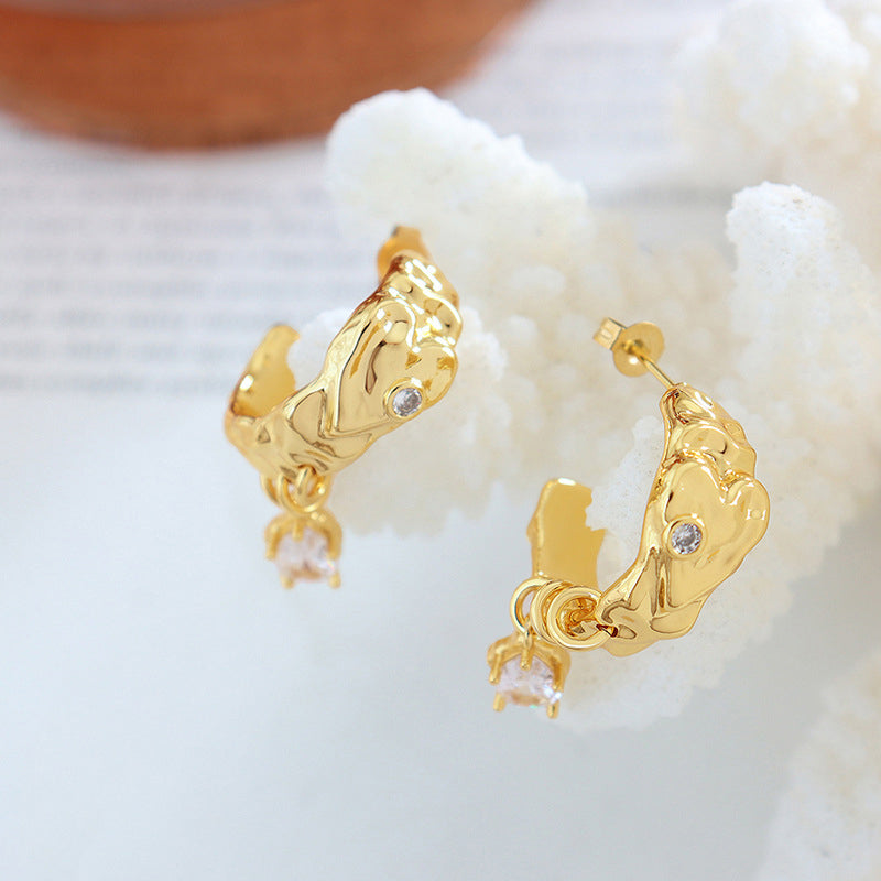 18K gold exquisite and noble C-shaped earrings with zircon tassel design and light luxury style