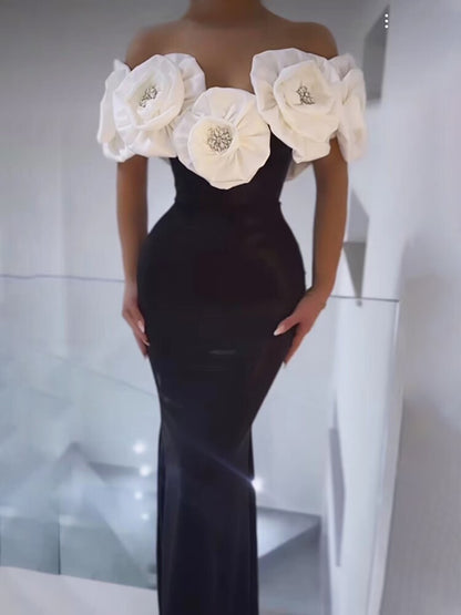 Robe bandage blanche à grandes fleurs pour femmes