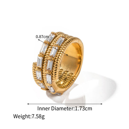 Bague design en or 18 carats, noble et luxueuse, incrustée de zircons carrés