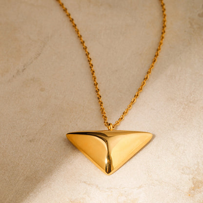 18k gold fashionable simple triangle pendant necklace