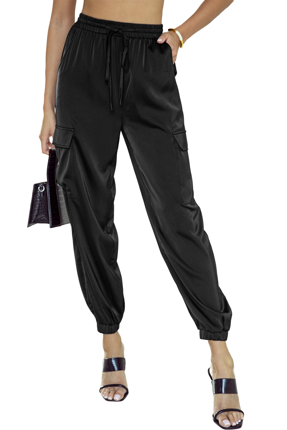 Pantalon noir en satin avec poches et cordon de serrage à taille élastique