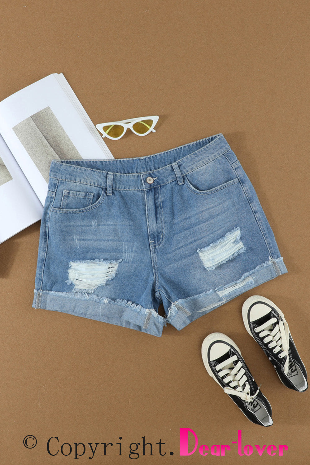 Jeansshorts in Distressed-Optik mit gerolltem Saum in Himmelblau