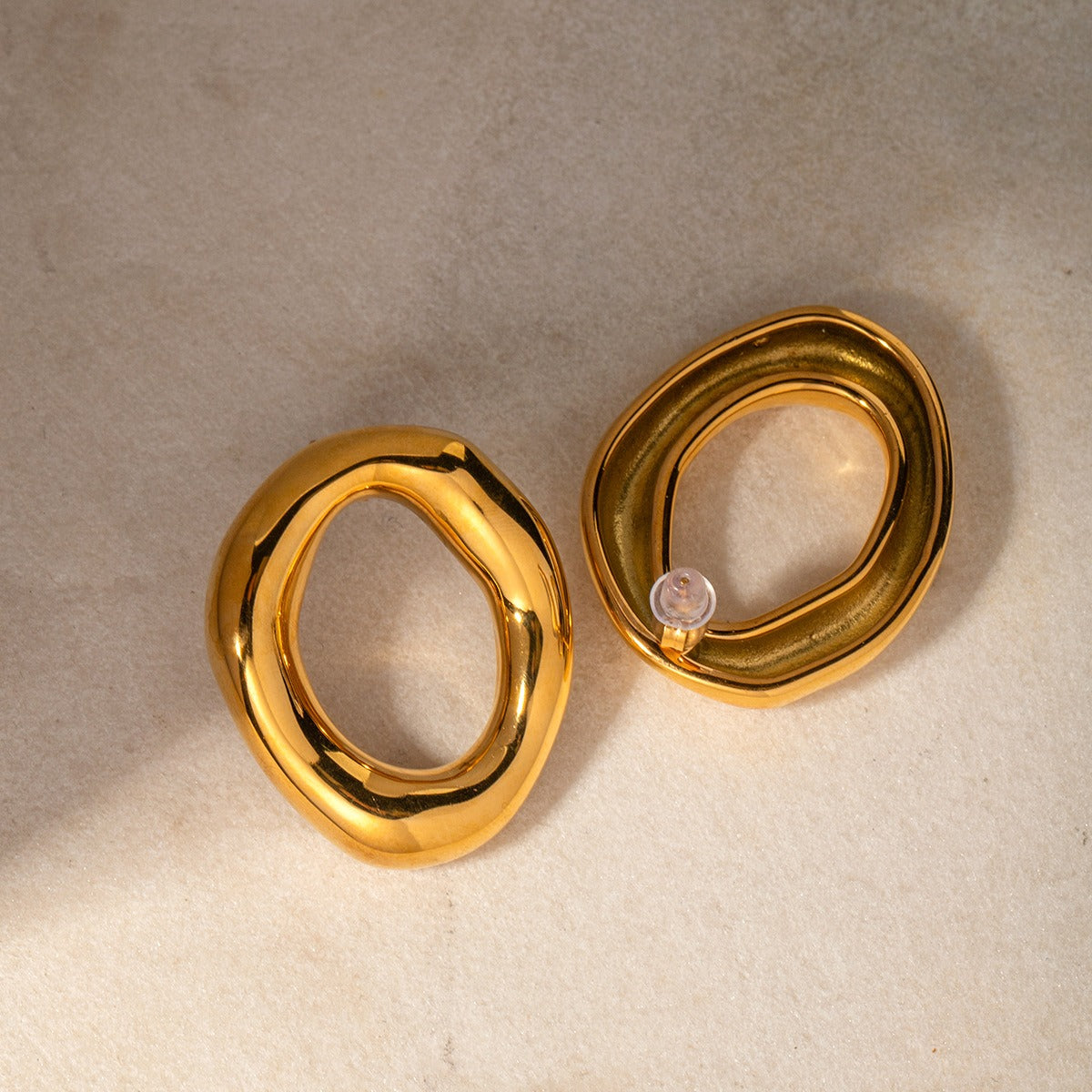 18k gold simple and elegant oval hollow design versatile earrings