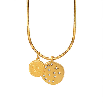 Collier pendentif en or 18K, à la mode et simple, rond irrégulier incrusté de zircon avec plaque ronde, design «bonne chance»