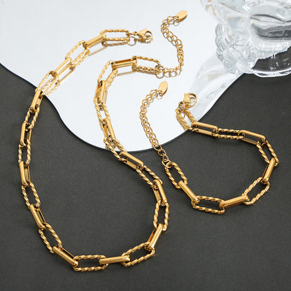 18K gold simple and elegant twist chain design necklace and bracelet set