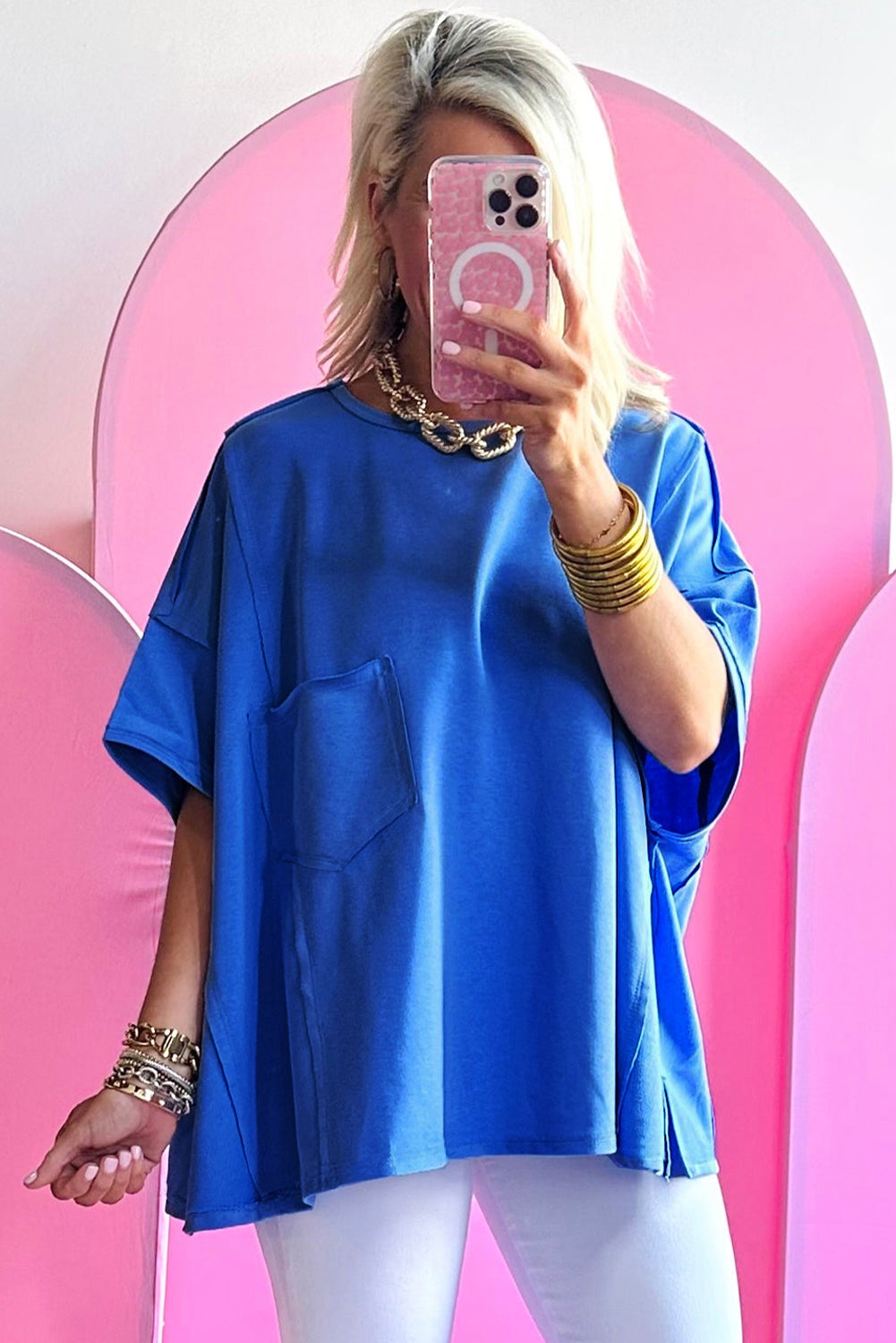 T-shirt oversize bleu avec poche plaquée et coutures apparentes